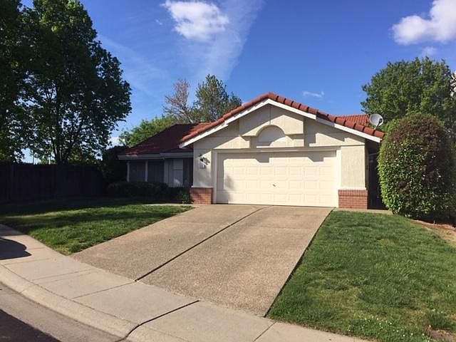 1st image of 412 Donnelly Ct