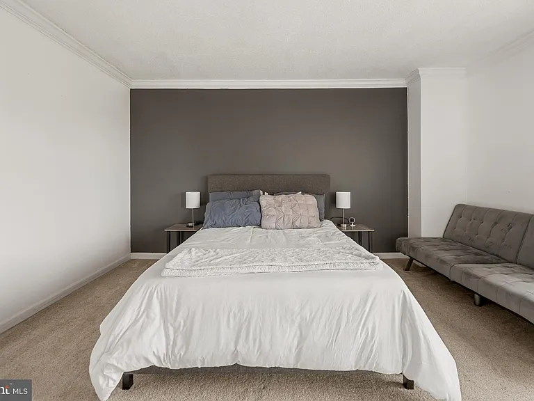 205 Yoakum Pkwy #902 — Photo 11