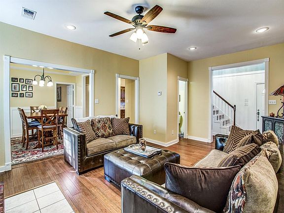 2nd image of 106 Lakeview Cir