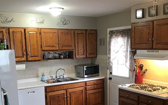4th image of 6721 165th St