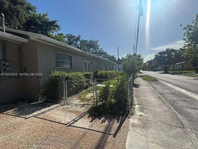 6875 NW 4th Ave #B — Photo 11