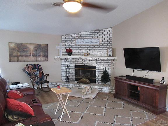 4th image of 5850 Princeton Dr