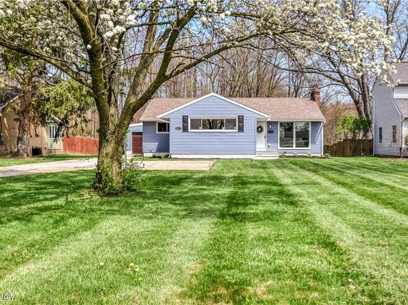 5679 Wilson Mills Rd, Highland Heights, OH 44143