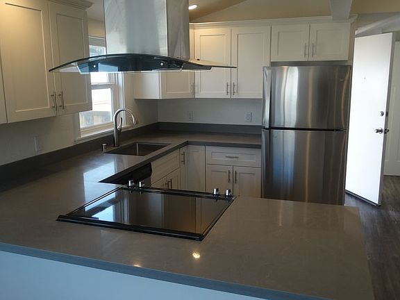 4th image of 412 Miller Ave