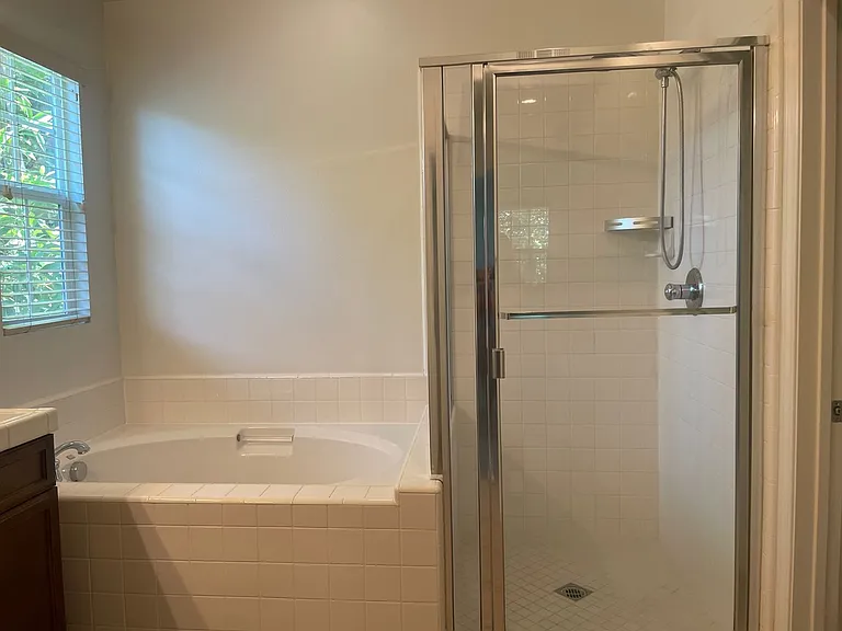 1518 Valencia Ave — Photo 9