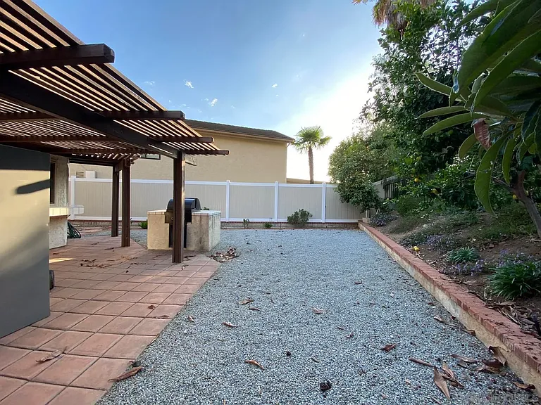 12592 Heatherfield Ln — Photo 11