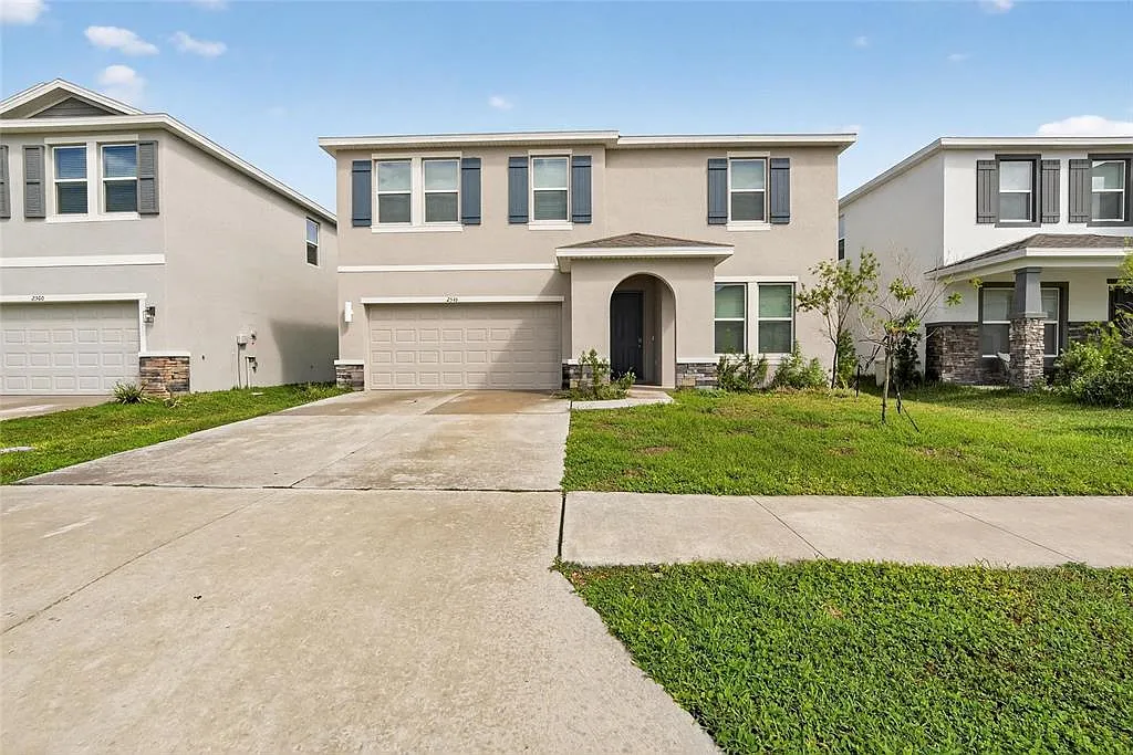 5 bed, 3.5 bath, 2934 sqft, $2,900 — Photo 1