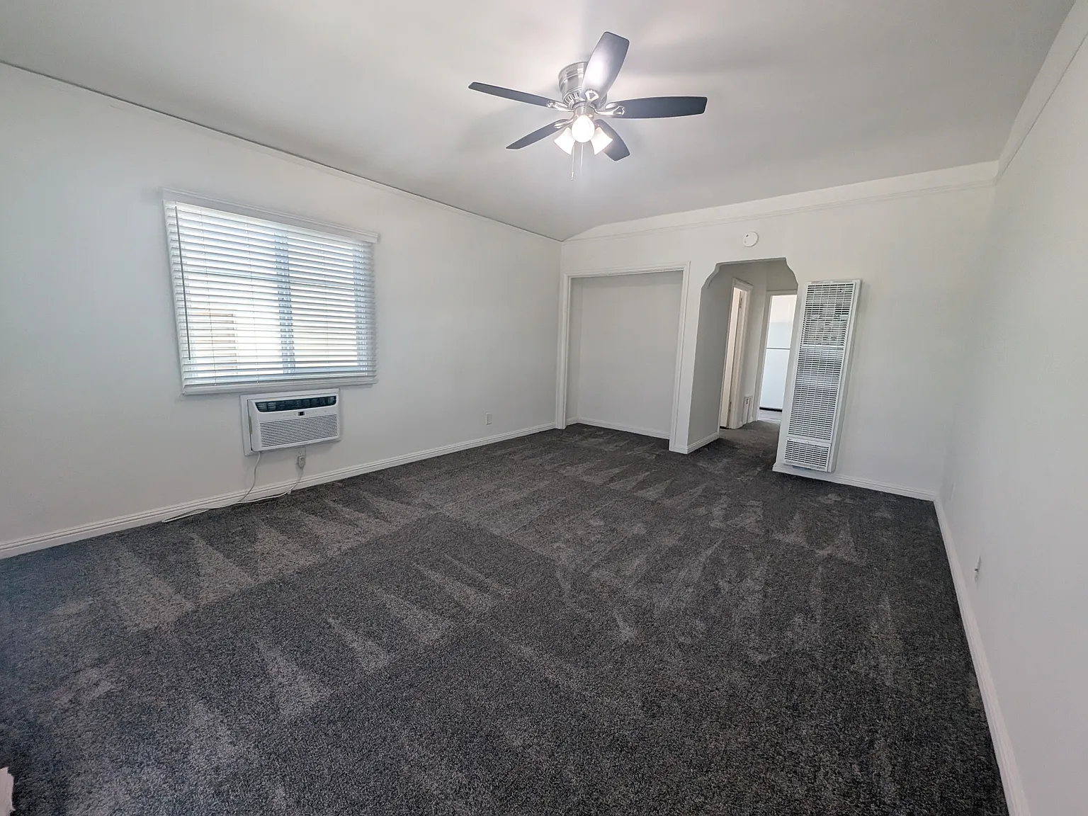 Studio, $1,800 — Photo 3