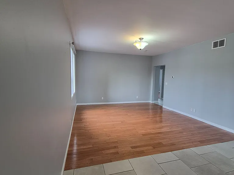 148 Ottawa St N #2 — Photo 14