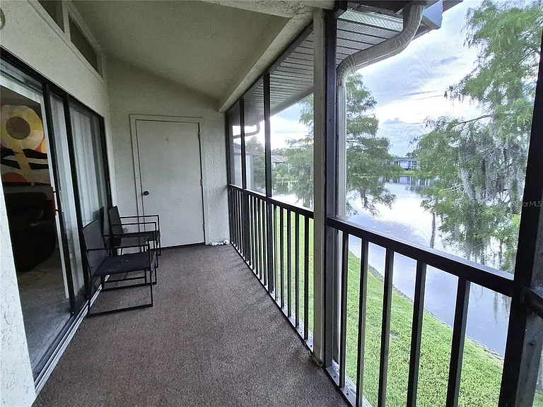 270 Woodlake Wynde #270 — Photo 16