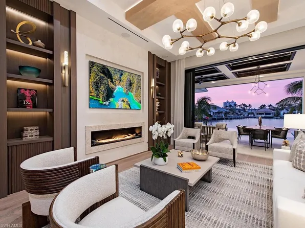 403 Neapolitan WAY, NAPLES, FL 34103