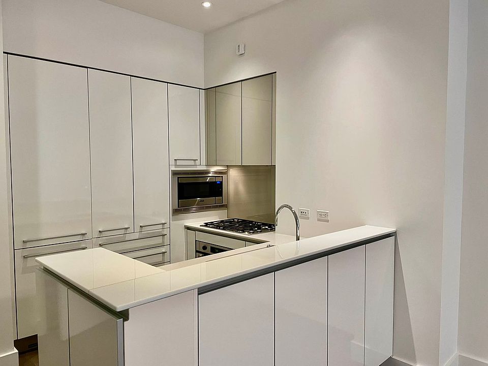 1st image of 25 Broad St APT 16O