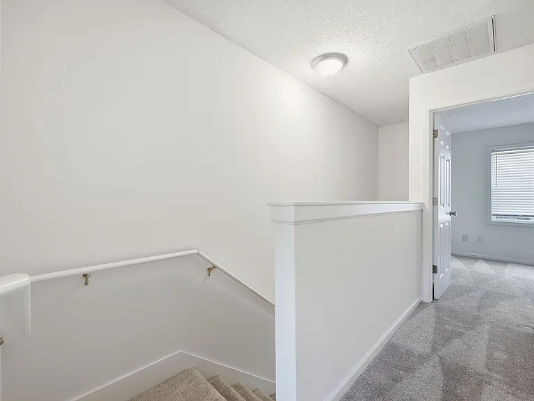 100 Cornerstone Pl — Photo 8