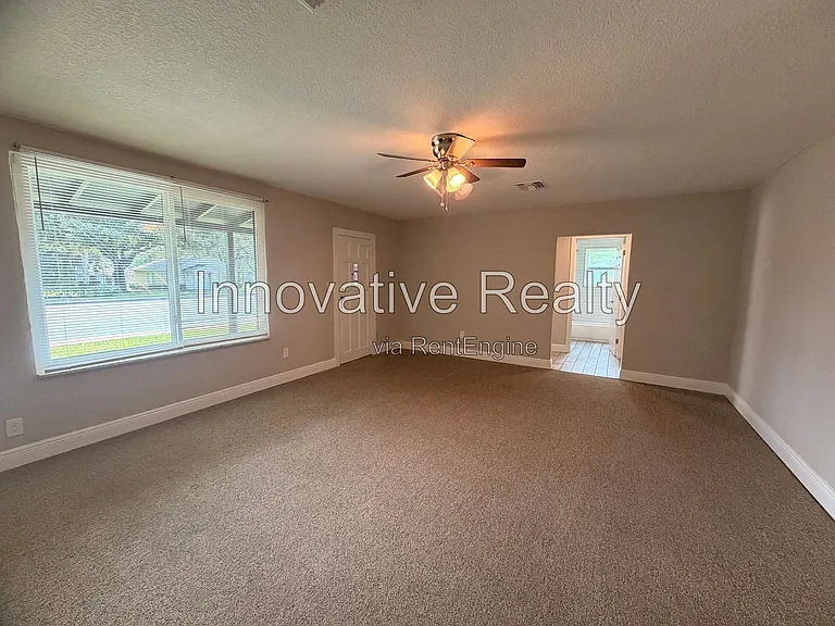 144 N Park Ave — Photo 4