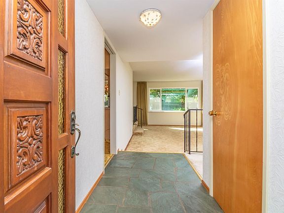 3rd image of 788 Royal Garden Ave