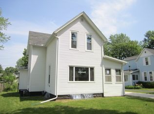 733 Mound St, Baraboo, WI 53913