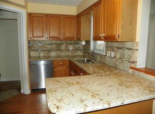 1194 Brainard Rd, Lyndhurst, OH 44124