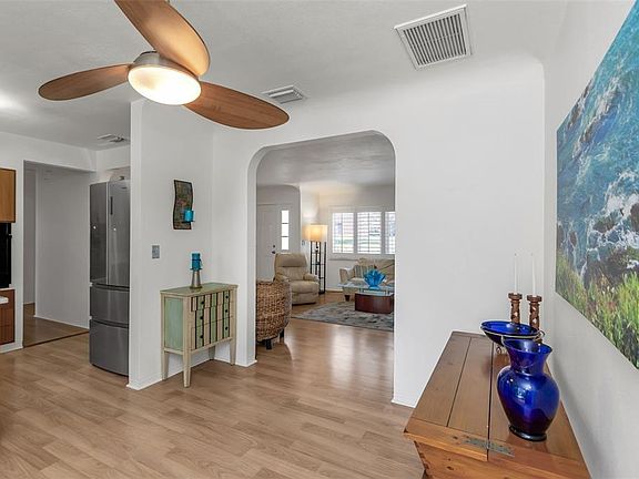 3rd image of 1413 S Betty Ln