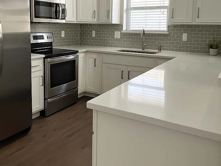 1008 N Bishop St — Photo 7