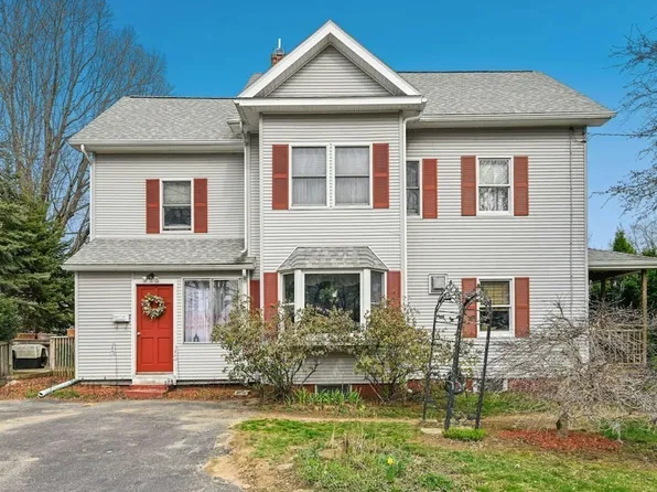 40 Mount Pleasant St, North Brookfield, MA 01535