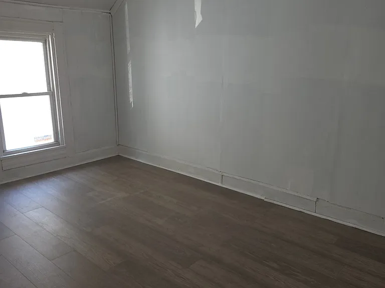 3133 W 44th St #4 — Photo 12