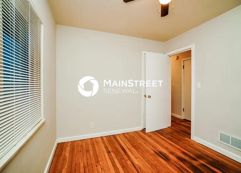 3050 Norwood St — Photo 11