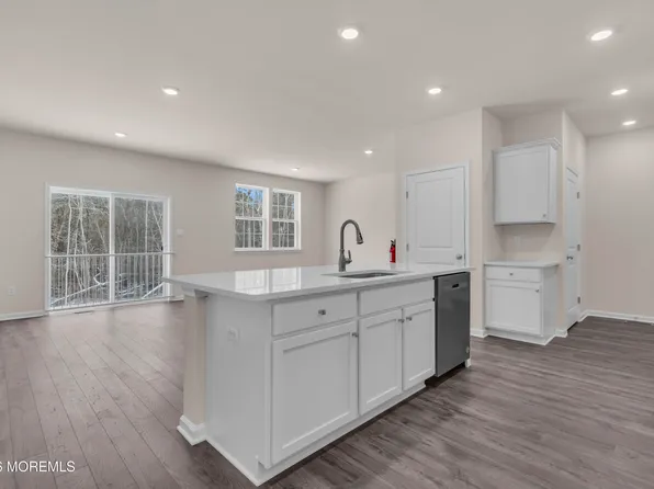 19 Mantoloking Drive, Jackson, NJ 08527