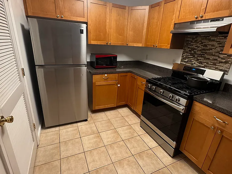 533 Martin Luther King Jr Dr #B — Photo 6