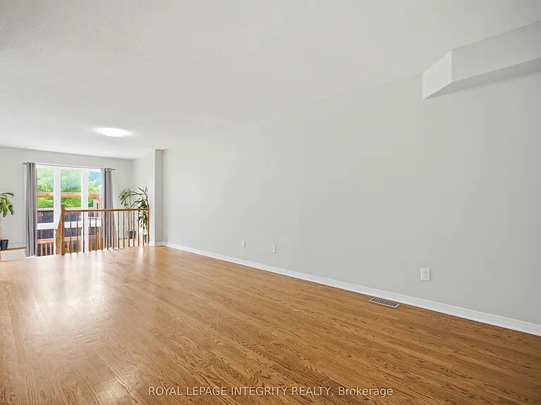 354 Rolling Meadow Cres — Photo 6