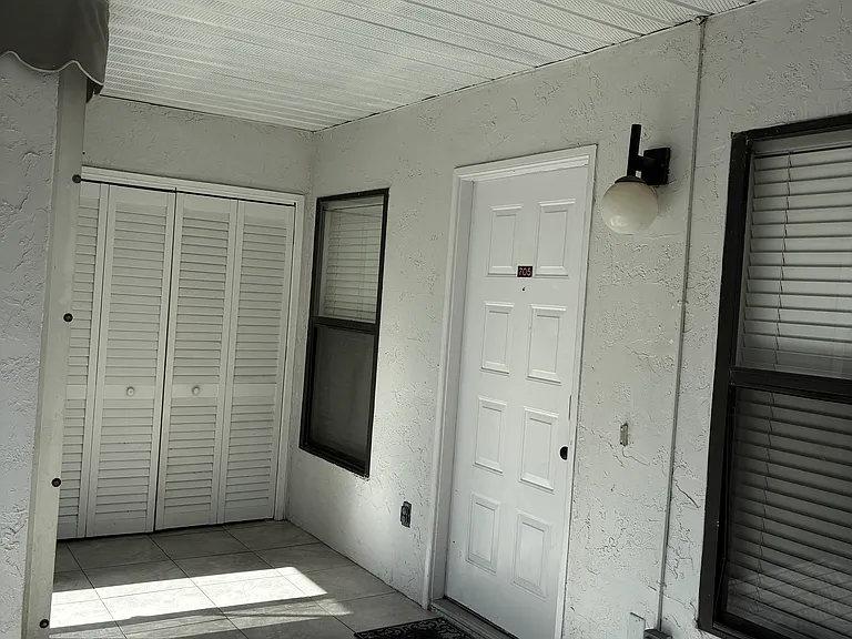 705 Northlake Dr — Photo 22