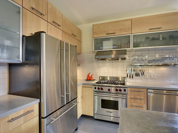 5th image of 1265 Stanford Ave