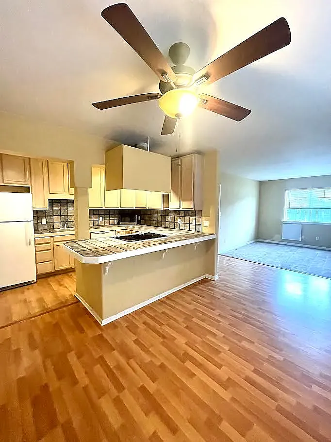 Building Photo - 3344 Heliotrop St