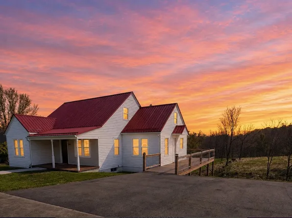 1105 N Main St, Hillsville, VA 24343