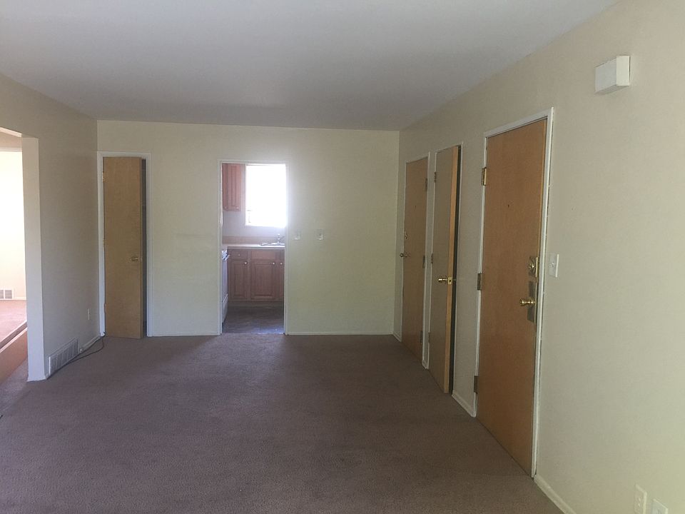Living/Dining area
