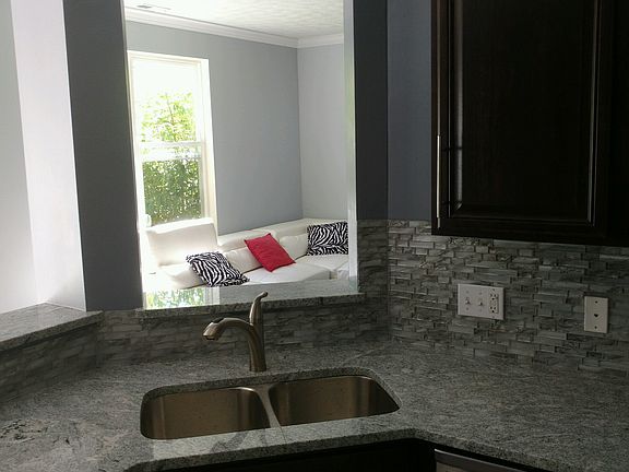 4th image of 1314 S Yorkshire Dr
