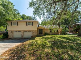 3821 Hermitage Rd E, Jacksonville, FL 32277