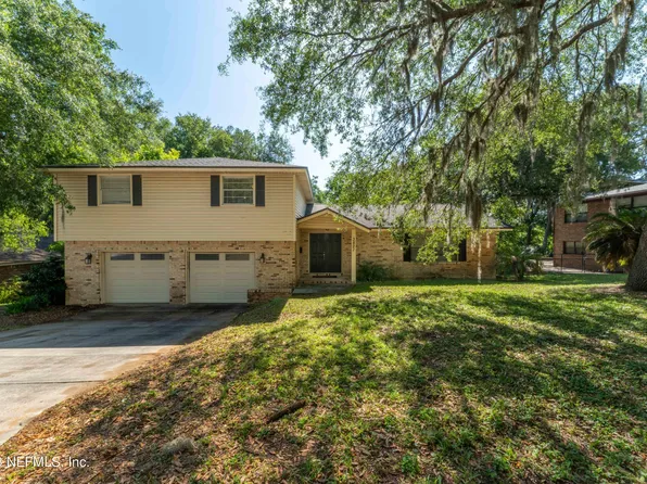 3821 HERMITAGE Road E, Jacksonville, FL 32277