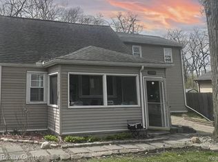 7550 Wilkie St, Taylor, MI 48180