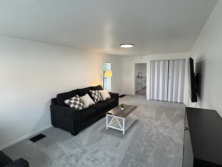 92 Crocker Ave #1 — Photo 2
