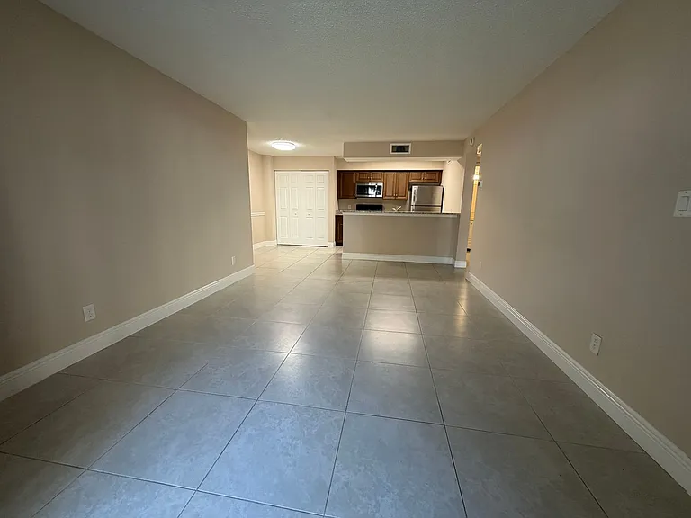 5307 Summerlin Rd #707 — Photo 2