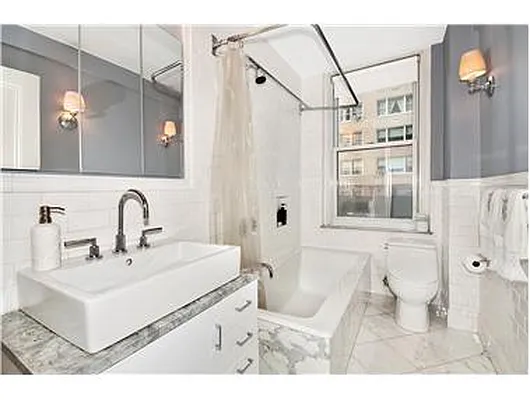 Sold by Douglas Elliman | media 21