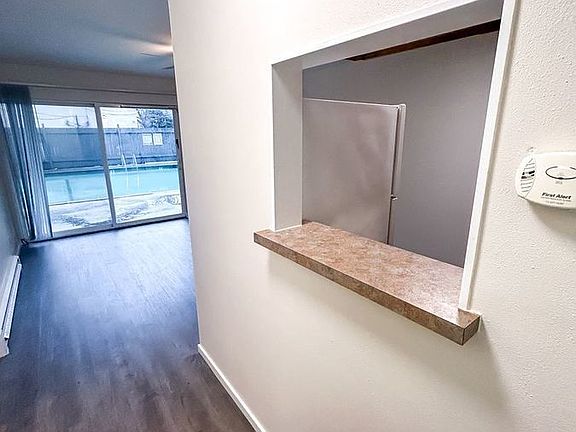 2nd image of 433 Belmont Ave E #5