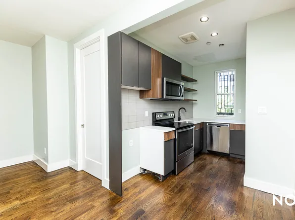 238 Pulaski Street image 7 of 15