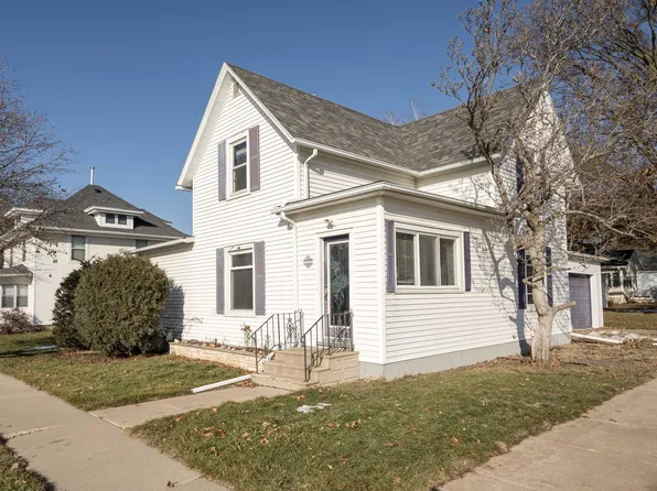 102 W Grundy Ave, Conrad, IA 50621