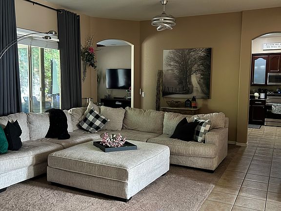 Large and Beautiful living room