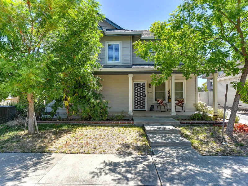 9243 Woodrow Way photo 1