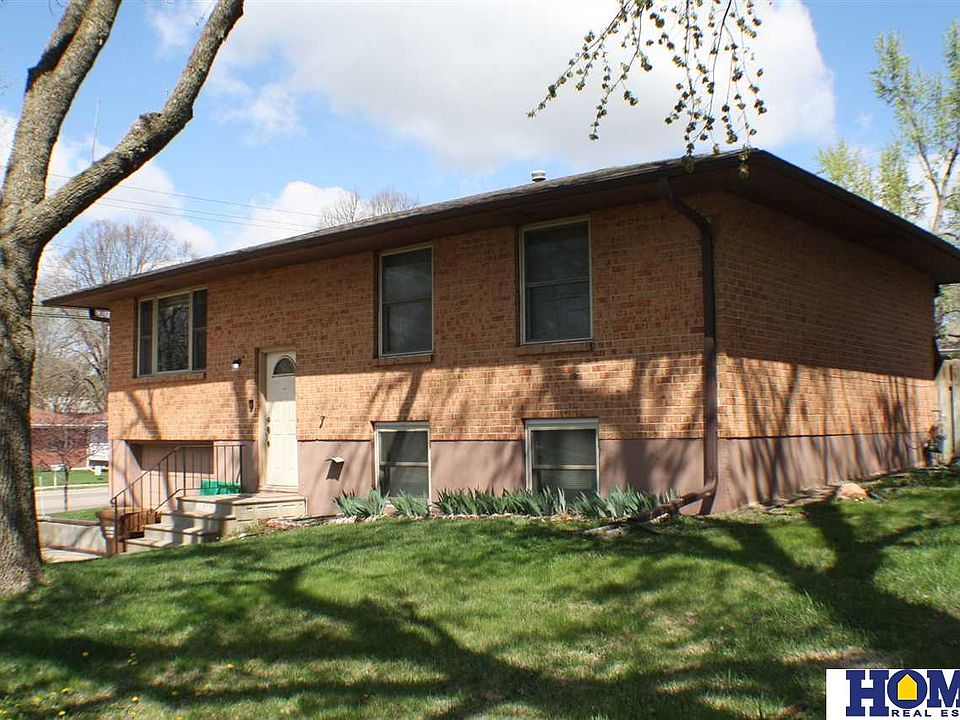 2nd image of 1400 Fairfield St
