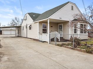 316 N Harding Ave, Wapato, WA 98951