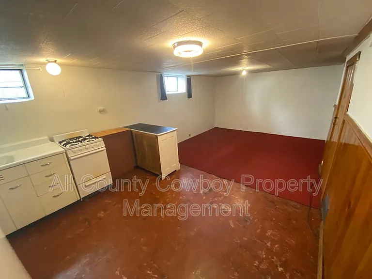 168 N 4th St #1 — Photo 4