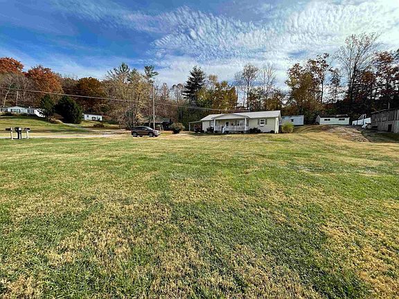 2nd image of 15514 Richland Ct